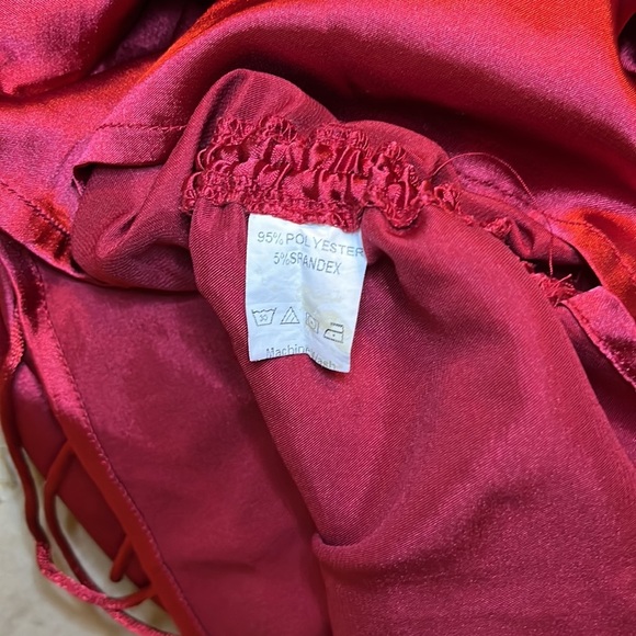 Red Satin Ruched Hem Sleeveless Dress - Picture 10 of 10